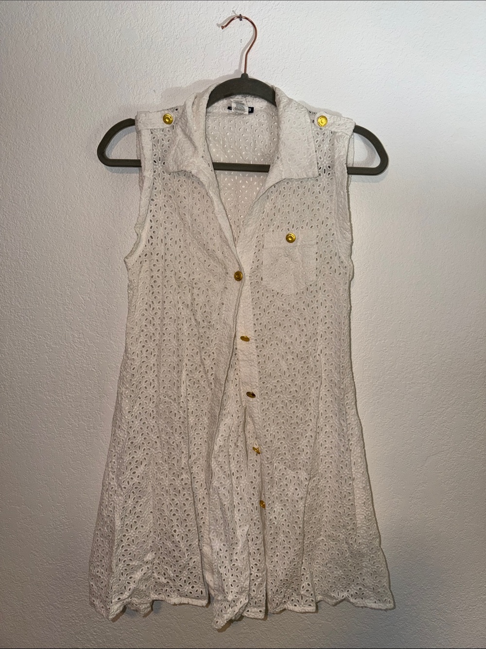 Sperry White Sleeveless Eyelet Button-Front Tunic with Gold Buttons - Picture 1 of 6